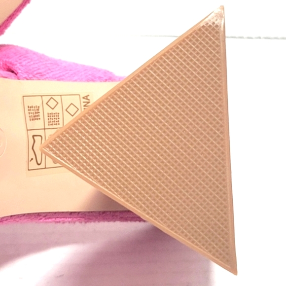 NWOT PRETTY LITTLE THINGS Hot pink Terry cloth Architectural Slides - Picture 9 of 10